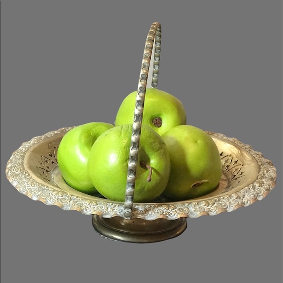 VINTAGE SILVER plated oval bowl or basket with fold down handle - Picture 1 of 15